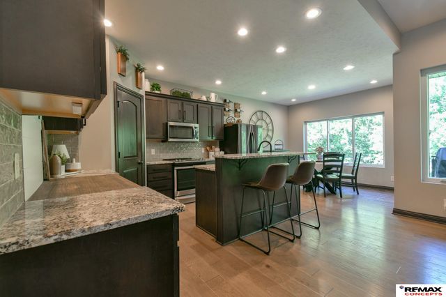 7535 S 77th Street, Lincoln, NE 68516