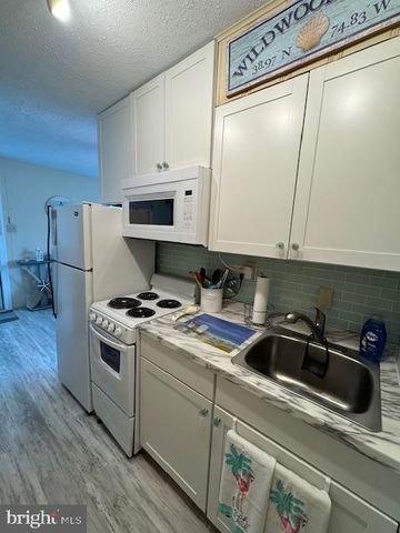 7806 Seaview Ave Apt 4, Wildwood, NJ 08260