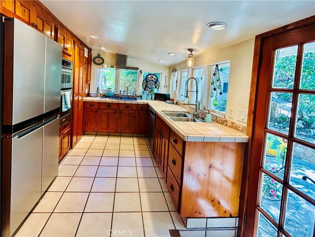 23230 Raymond, Chatsworth, CA 91311