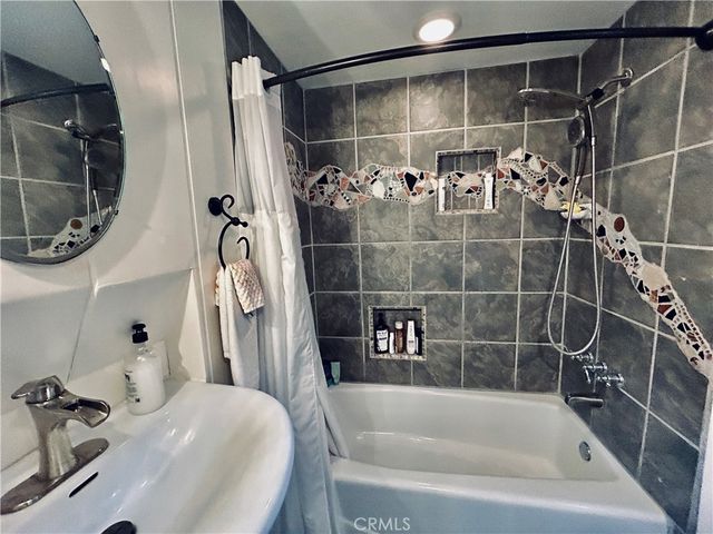 23230 Raymond, Chatsworth, CA 91311