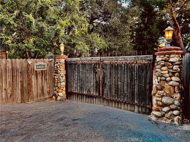 23230 Raymond, Chatsworth, CA 91311