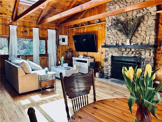 23230 Raymond, Chatsworth, CA 91311