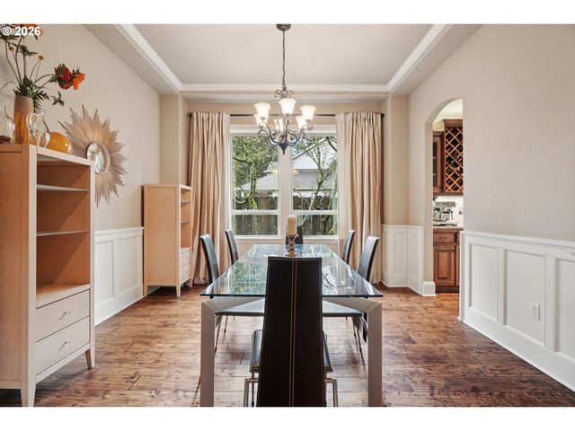 15915 WALUGA Dr, Lake Oswego, OR 97035