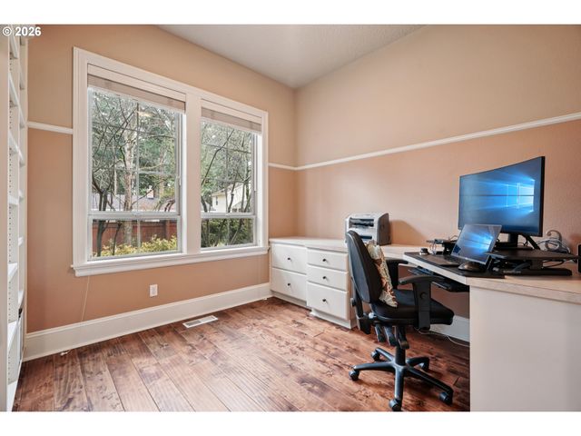 15915 WALUGA Dr, Lake Oswego, OR 97035