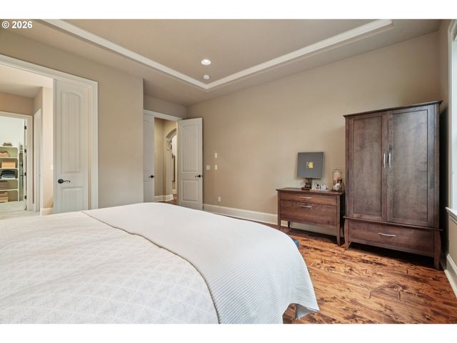 15915 WALUGA Dr, Lake Oswego, OR 97035