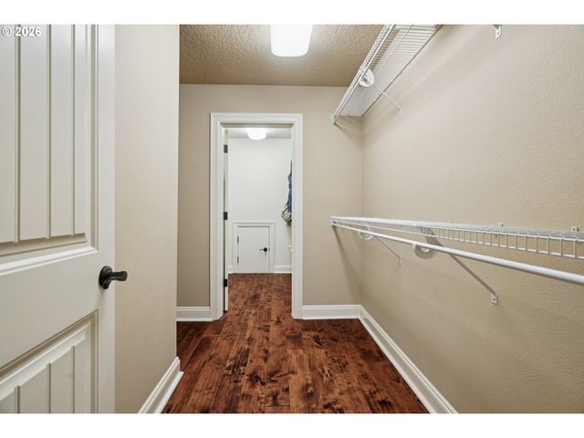 15915 WALUGA Dr, Lake Oswego, OR 97035