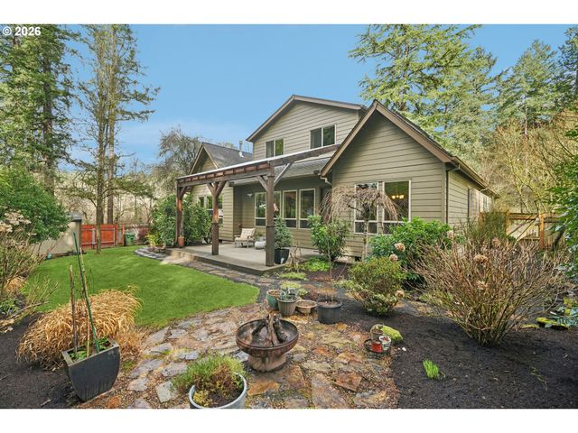 15915 WALUGA Dr, Lake Oswego, OR 97035