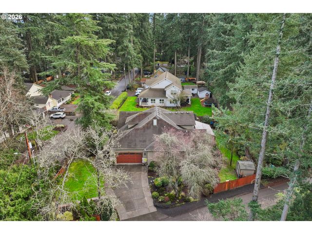 15915 WALUGA Dr, Lake Oswego, OR 97035