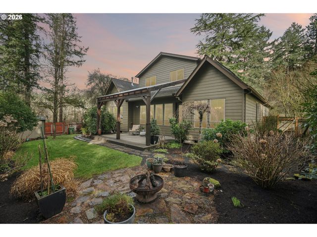 15915 WALUGA Dr, Lake Oswego, OR 97035