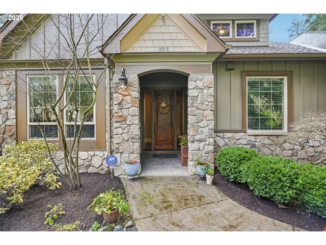 15915 WALUGA Dr, Lake Oswego, OR 97035