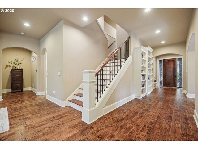 15915 WALUGA Dr, Lake Oswego, OR 97035