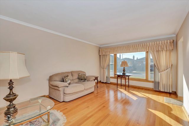 5819 S Mason Avenue, Chicago, IL 60638