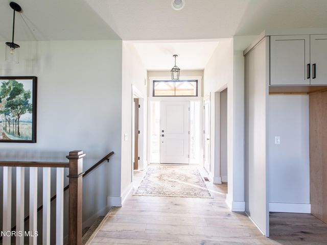 8513 Alyssa Way, Monclova, OH 43542