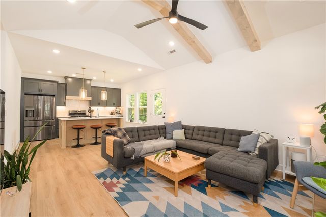 87 Leicester Drive, Bella Vista, AR 72714