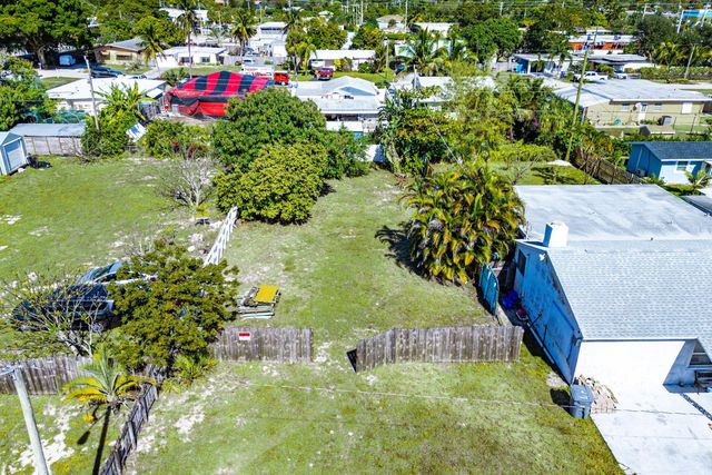 1073 Florence Road, Lake Worth, FL 33462