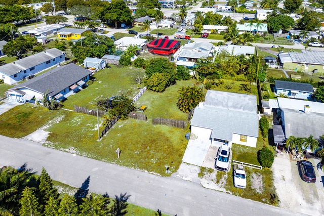 1073 Florence Road, Lake Worth, FL 33462