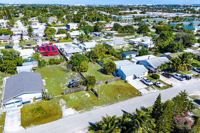 1073 Florence Road, Lake Worth, FL 33462