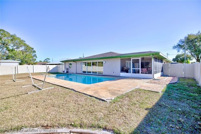 1614 Gramarcy Avenue, Sebring, FL 33875