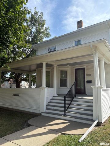 401 10TH Street, De Witt, IA 52742