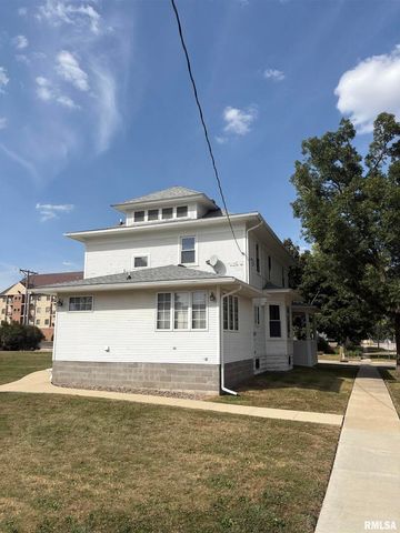 401 10TH Street, De Witt, IA 52742