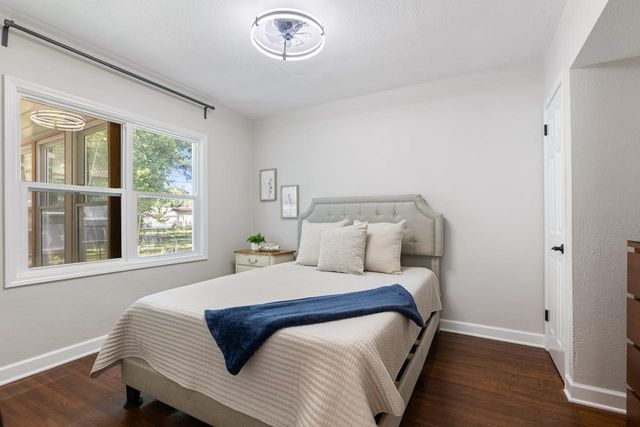 2910 Pennsylvania Avenue S, Saint Louis Park, MN 55426