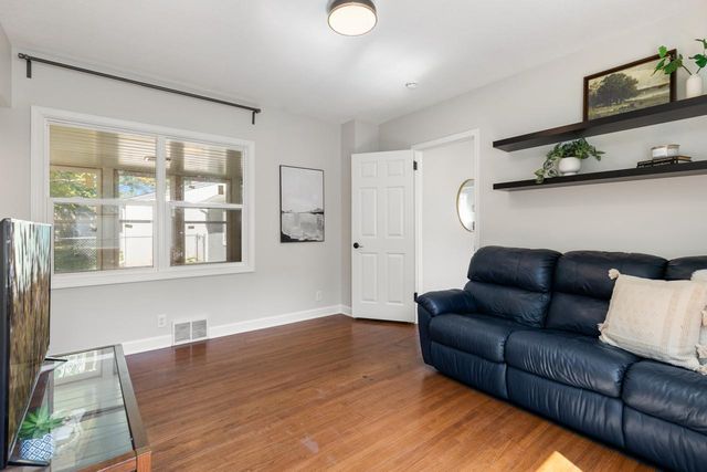 2910 Pennsylvania Avenue S, Saint Louis Park, MN 55426