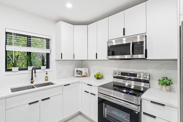 447 36th Street, West Palm Beach, FL 33407