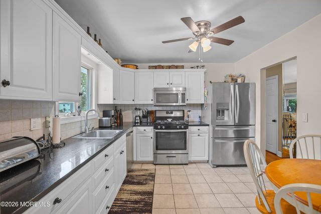 35 Chesapeake Road, Manalapan, NJ 07726
