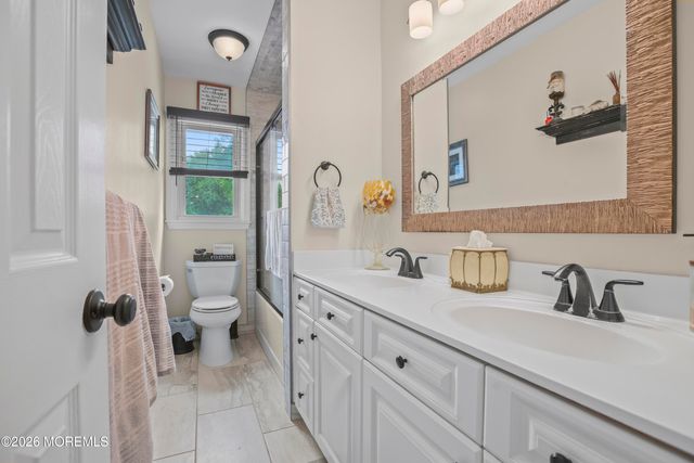 35 Chesapeake Road, Manalapan, NJ 07726