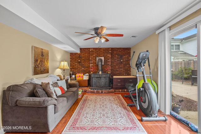 35 Chesapeake Road, Manalapan, NJ 07726