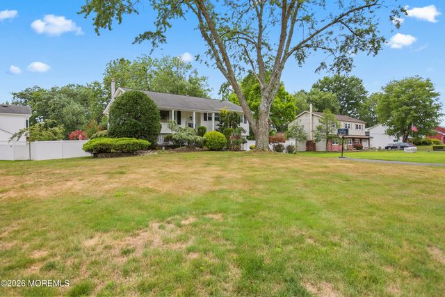 35 Chesapeake Road, Manalapan, NJ 07726