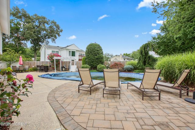35 Chesapeake Road, Manalapan, NJ 07726