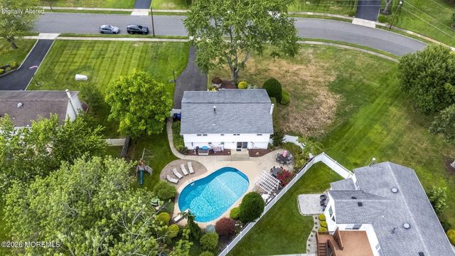 35 Chesapeake Road, Manalapan, NJ 07726
