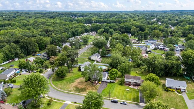 35 Chesapeake Road, Manalapan, NJ 07726