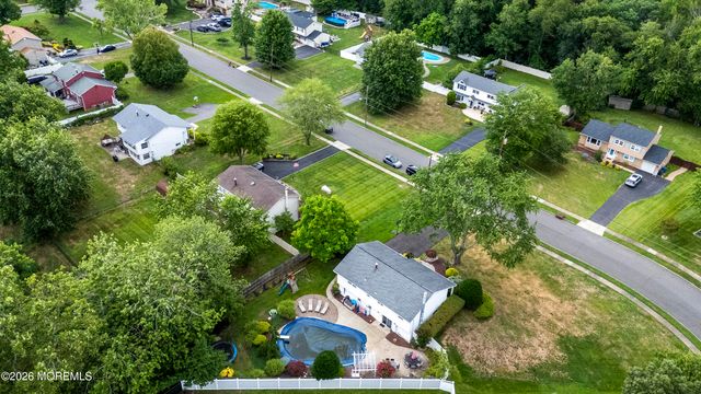 35 Chesapeake Road, Manalapan, NJ 07726