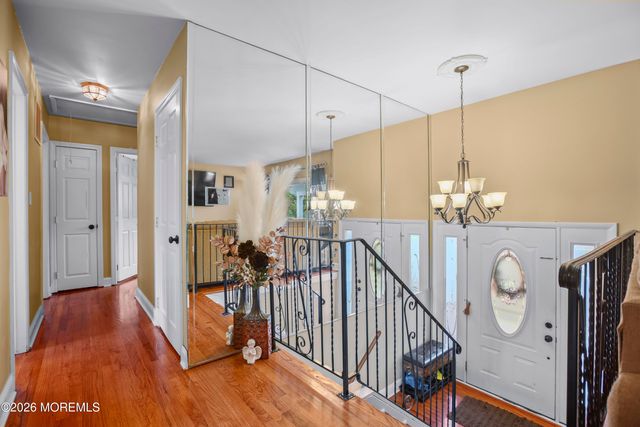 35 Chesapeake Road, Manalapan, NJ 07726