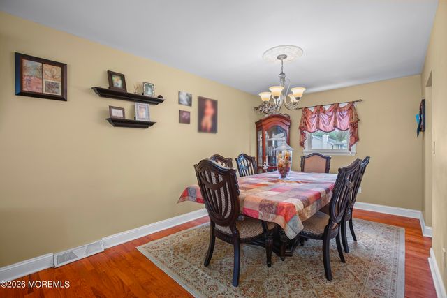 35 Chesapeake Road, Manalapan, NJ 07726