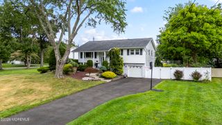 35 Chesapeake Road, Manalapan, NJ 07726