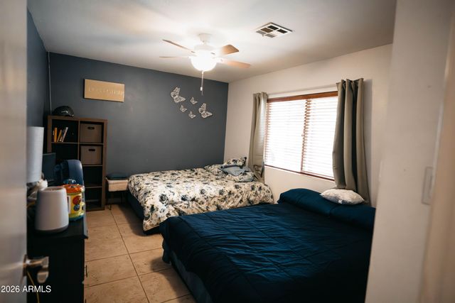 9801 N 49th Lane, Glendale, AZ 85302