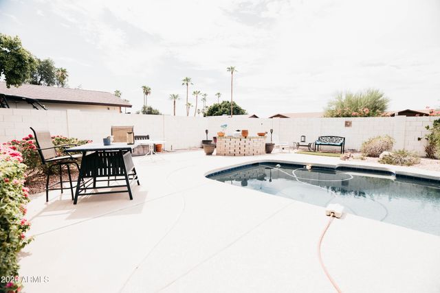 9801 N 49th Lane, Glendale, AZ 85302