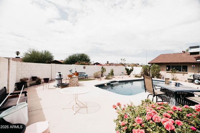 9801 N 49th Lane, Glendale, AZ 85302