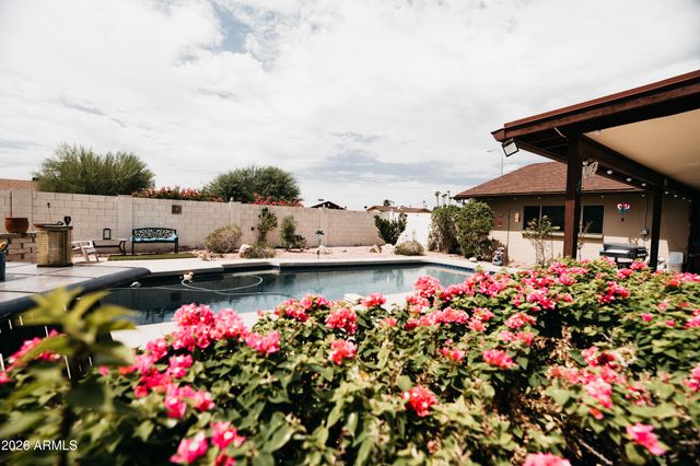 9801 N 49th Lane, Glendale, AZ 85302