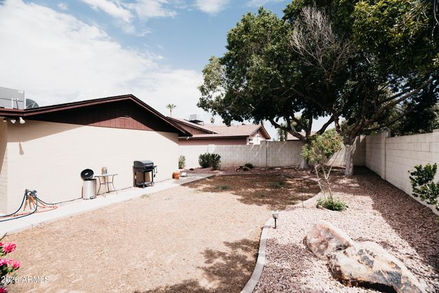 9801 N 49th Lane, Glendale, AZ 85302