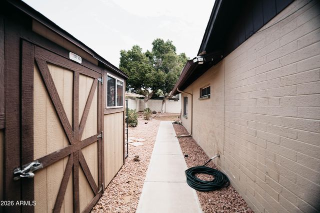 9801 N 49th Lane, Glendale, AZ 85302