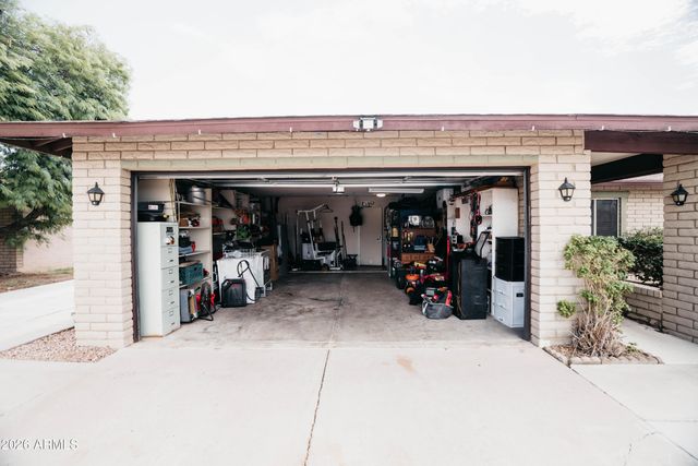 9801 N 49th Lane, Glendale, AZ 85302