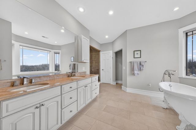 48 Eastview Lane, Red Hook, NY 12571