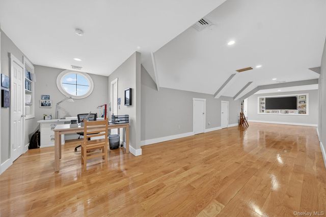 48 Eastview Lane, Red Hook, NY 12571