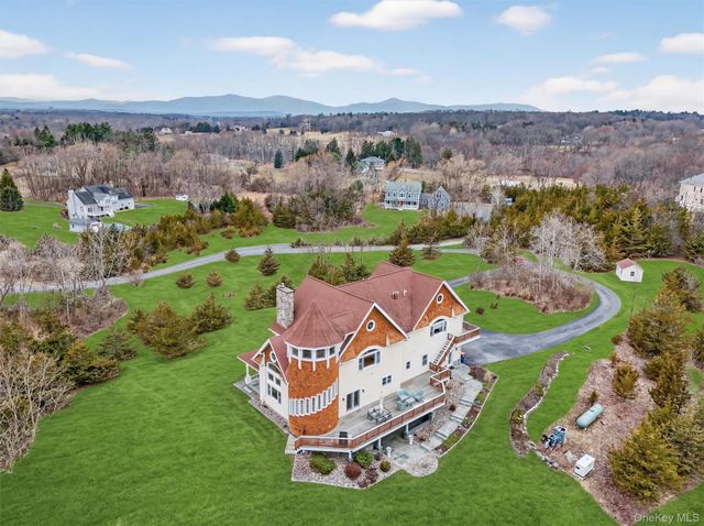 48 Eastview Lane, Red Hook, NY 12571