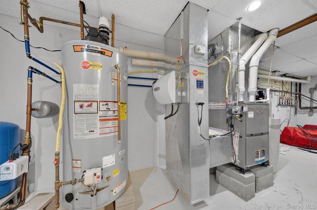 48 Eastview Lane, Red Hook, NY 12571