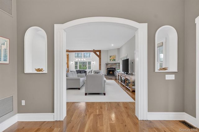 48 Eastview Lane, Red Hook, NY 12571